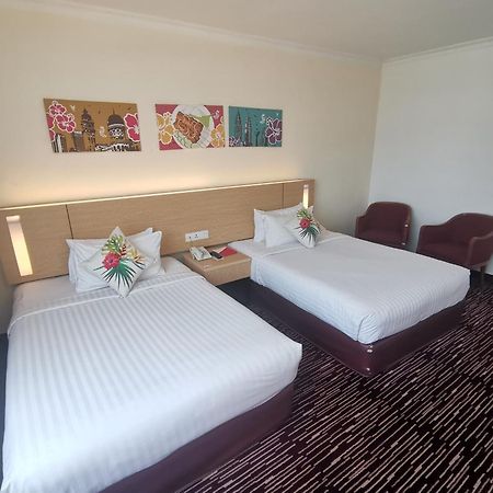 Rhr Hotel Каджанг Екстер'єр фото
