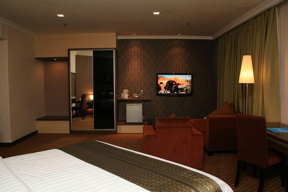 Rhr Hotel Каджанг Екстер'єр фото