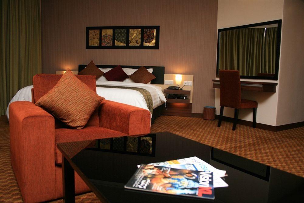 Rhr Hotel Каджанг Екстер'єр фото
