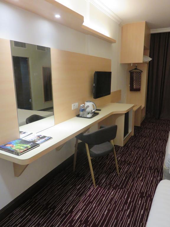 Rhr Hotel Каджанг Екстер'єр фото