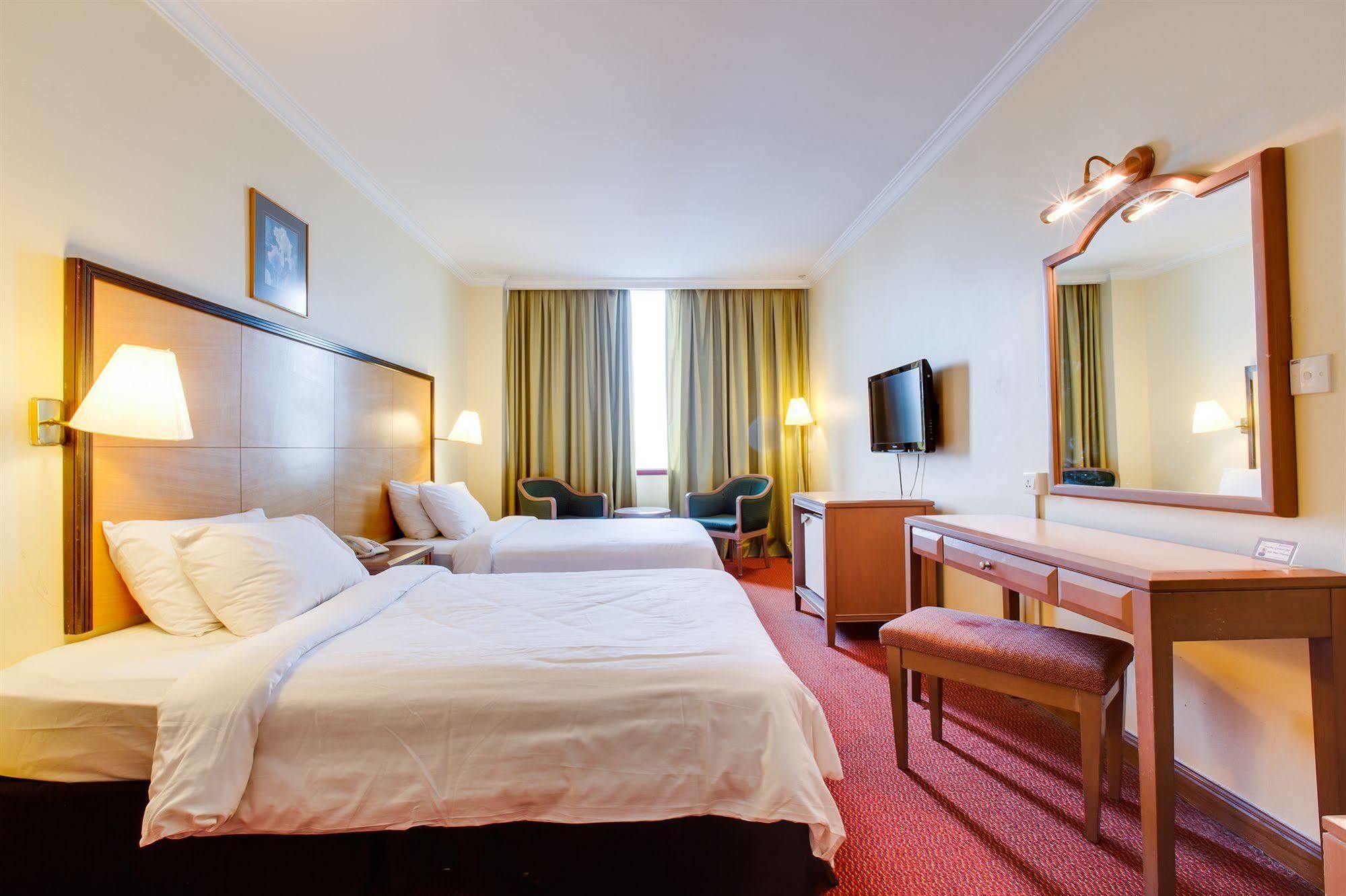 Rhr Hotel Каджанг Екстер'єр фото