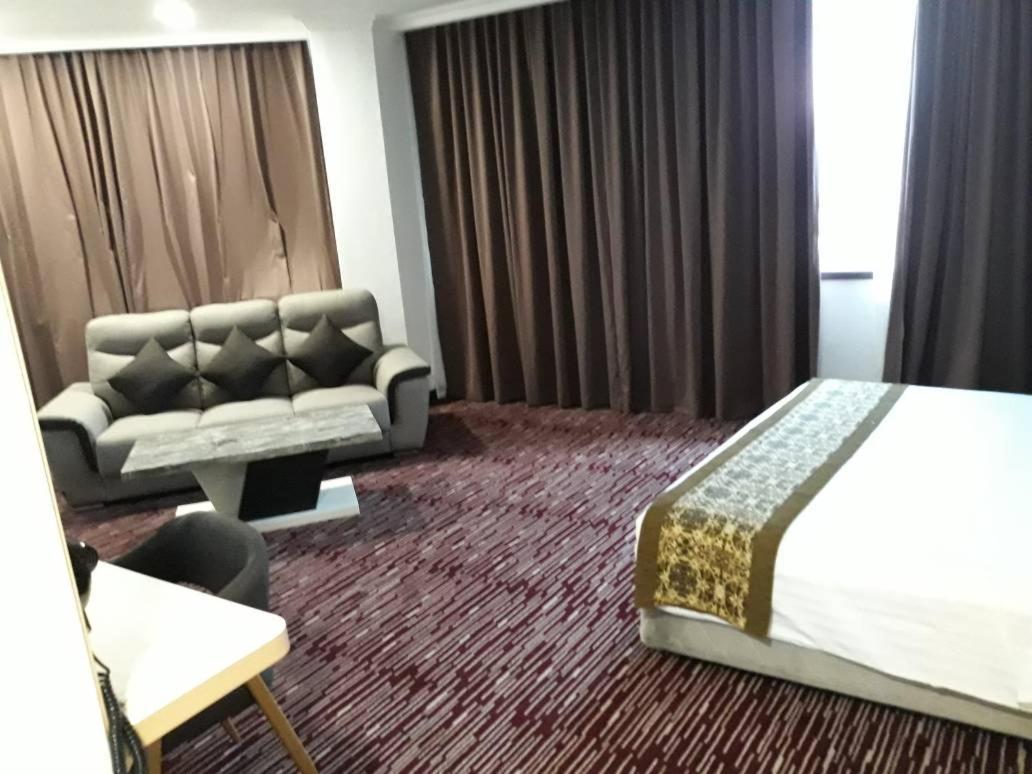 Rhr Hotel Каджанг Екстер'єр фото